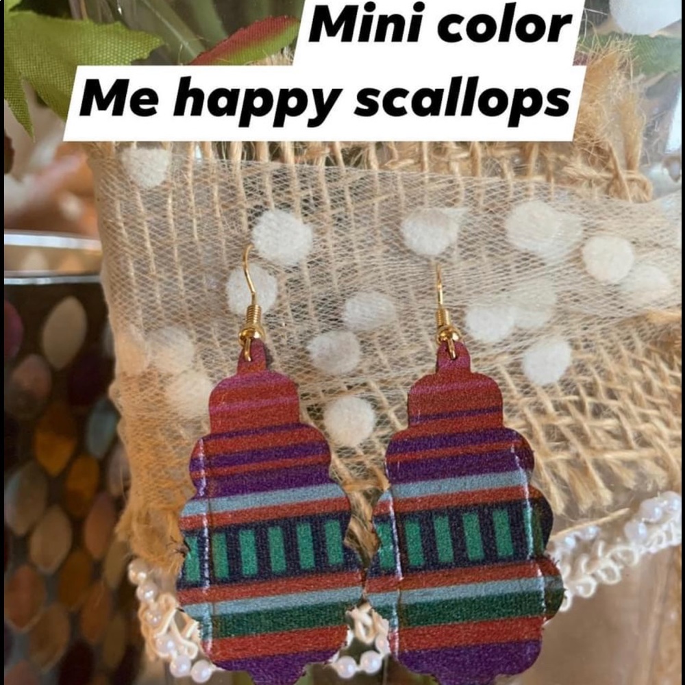 Leather scallop earrings. Cute!!